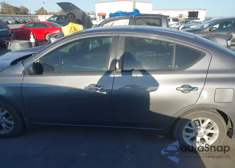 2017 Nissan Versa 1.6 Sv z USA, uszkodzony, nr VIN 3N1CN7AP4HL821395